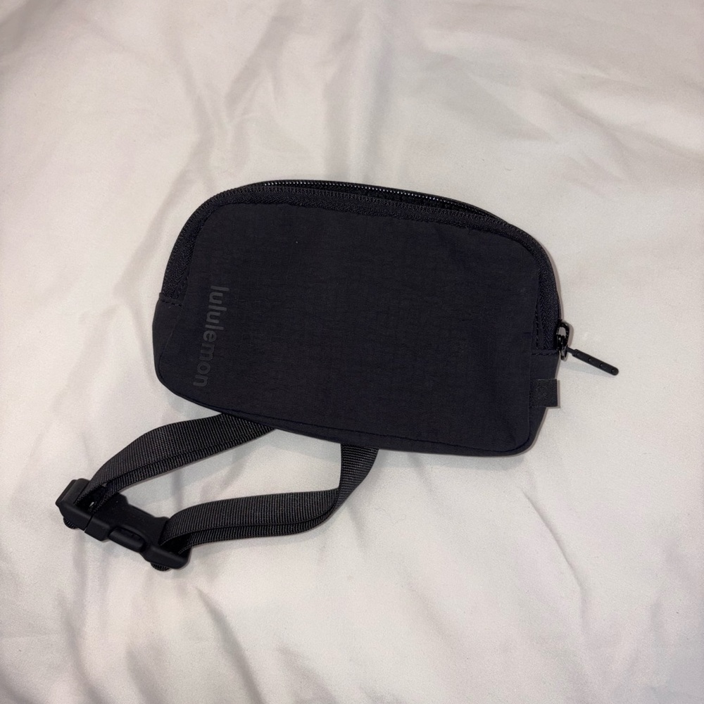 lululemon athletica Belt Bag